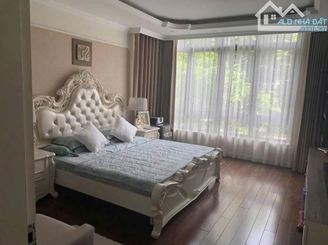 bán siêu phẩm biệt thự song lập Gamuda dt:200m2 full nội thất cao cấp giá tốt.