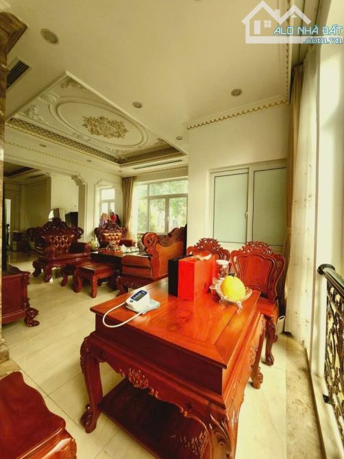 Bán nhà mặt phố Quan Nhân, DT 103m, 6 tầng thang máy, MT 5m, giá 50 tỷ.