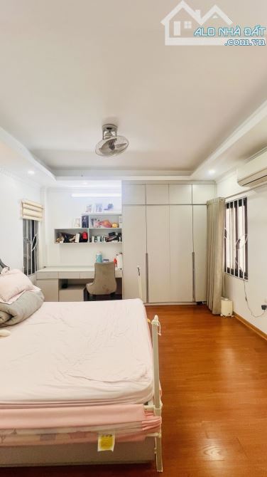 Bán nhà Minh Khai 35m MT 5.9m 5 tầng hơn 7 tỉ - ô tô lùi cổng, 30m ra phố 2 thoáng