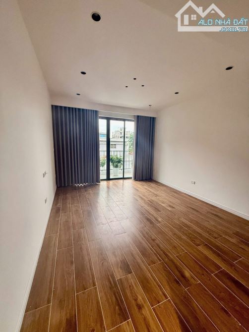 Sát Ngoại Giao Đoàn, Xuân La Tây Hồ, 55m2, 6 tầng thang máy, xây mới - 17 tỷ sổ CC