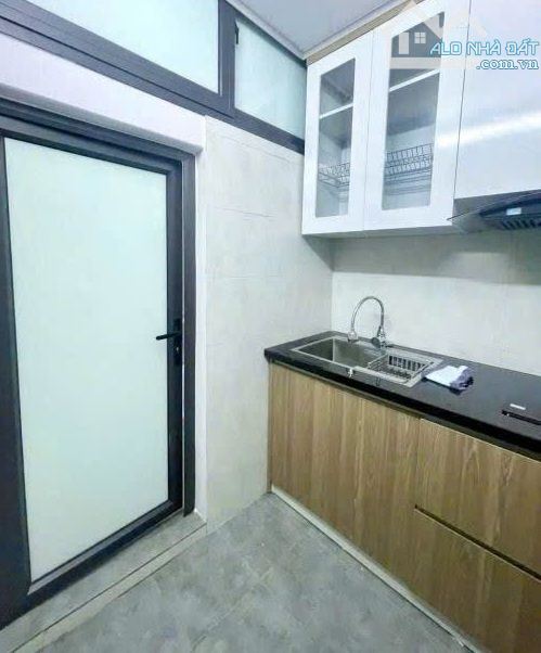 BÁN TẬP THỂ CĂN GÓC CỰC VIP TẦNG 2 – 170 HỒNG MAI, HAI BÀ TRƯNG. 60M2 – 2PN. 3,25 TỶ