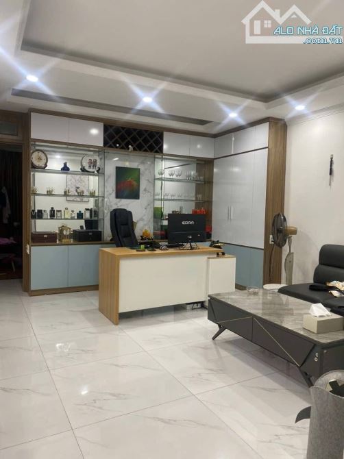 BÁN TOÀ NHÀ MẶT PHỐ LÒ ĐÚC 70m2 - 7T THANG MÁY - MT 5m - 73 TỶ - LÔ GÓC - KINH DOANH ĐỈNH