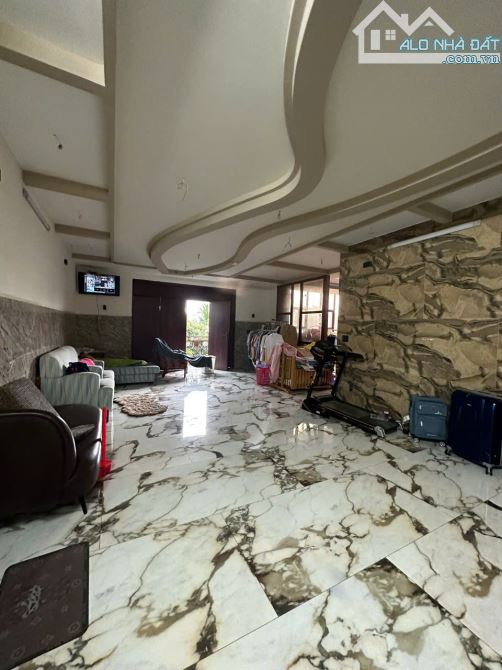 Bán biệt thự mặt tiền đường số 36. DT 468m2 (18x 26m), 5 tầng. Giá 42 tỷ TL - 10