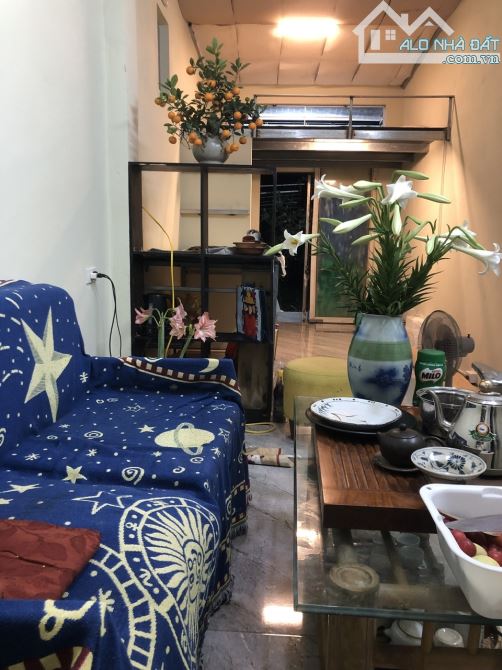 Chính chủ bán nhà vườn kiên cố, rất đẹp 60m2 trên 400m2, điện nước, điều hòa, phố Âu Cơ