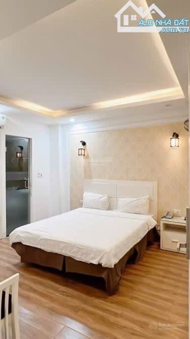 Bán Nhà Ngõ 55 Huỳnh Thúc Kháng Đống Đa 59m2, phân lô ô tô 15.4 tỷ, 2 thoáng.