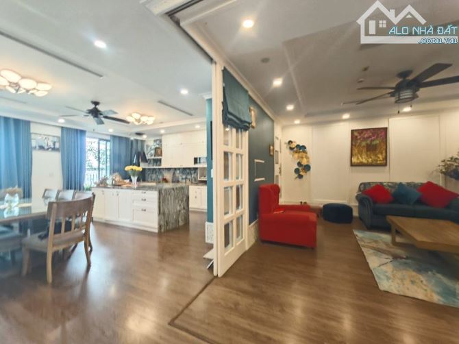 Bán Căn Hộ Sunshine Golden River DT 123,5m 3PN Full NT View Cầu Nhật Tân giá 14,5 tỷ