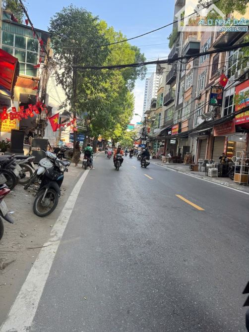 BÁN TOÀ VĂN PHÒNG ĐƯỜNG LA THÀNH 90m2 - 9T THANG MÁY - MT 5m - 59 TỶ - KINH DOANH ĐỈNH