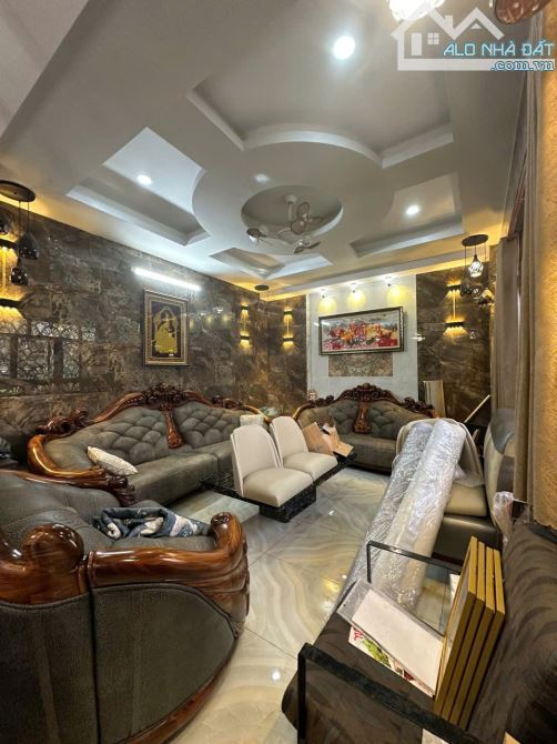 Bán biệt thự mặt tiền đường số 36. DT 468m2 (18x 26m), 5 tầng. Giá 42 tỷ TL - 12