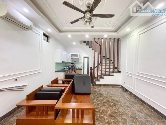 SIÊU HÓT _ NHÀ LÔ GÓC XÂY CHẤT LỪ _ TRUNG TÂM BA ĐÌNH - PHỐ KIM MÃ _ VỪA Ở VỪA KINH DOANH