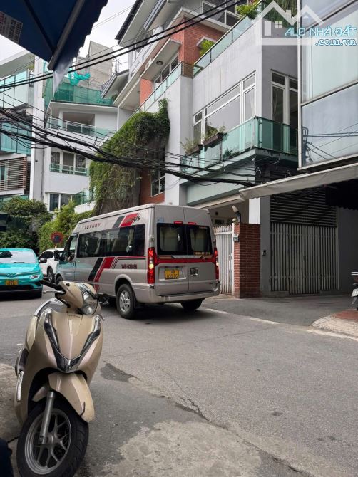 Nhà Quảng Khánh 60M2 6 Tầng MT 5.6M 36.5 Tỷ Lô Góc 3 Mặt Thoáng View Hồ Tây