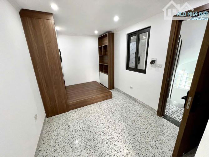 BÁN TOÀ NHÀ CCMN 110M 7 TẦNG DÒNG TIỀN 125TR GẦN Ô TÔ GIÁ CHÀO HƠN 22 TỶ /THÁNG