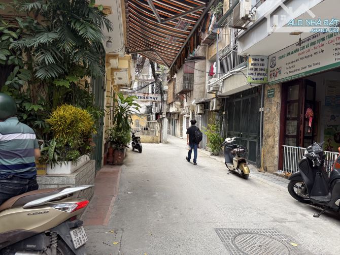 CHÍNH CHỦ bán nhà MINH KHAI - DƯƠNG VĂN BÉ 32m2 4T 10m ra phố SĐCC