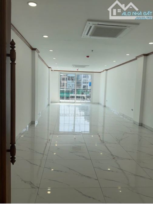 BÁN TOÀ VĂN PHÒNG ĐƯỜNG LA THÀNH 90m2 - 9T THANG MÁY - MT 5m - 59 TỶ - KINH DOANH ĐỈNH