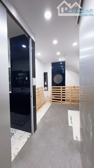 Bán gấp nhà phố Minh khai- lô góc - kinh doanh-35m2x 4 T, Giá: 7.41 Tỷ