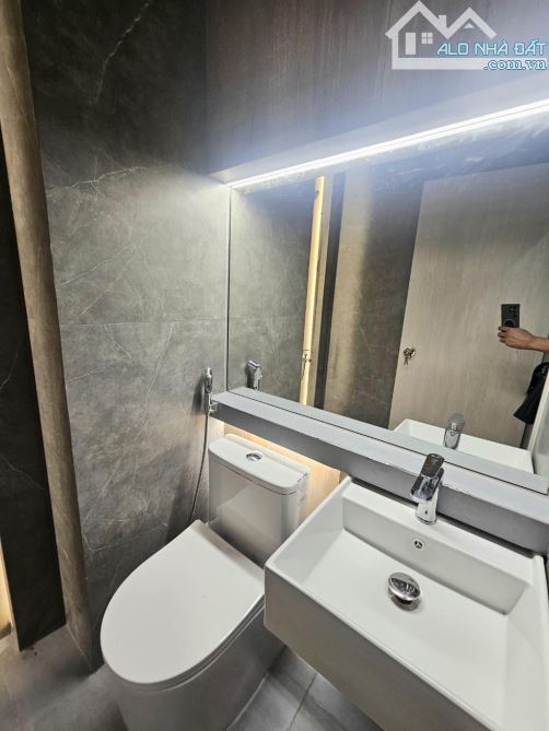 CHDV 4 TẦNG NGAY HOÀNG DIỆU 2 - 4x14.5M - XE HƠI ĐỖ CỬA NHỈNH 9 TỶ - 4