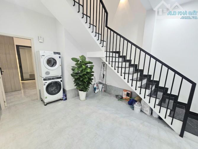 CHDV 4 TẦNG NGAY HOÀNG DIỆU 2 - 4x14.5M - XE HƠI ĐỖ CỬA NHỈNH 9 TỶ - 6