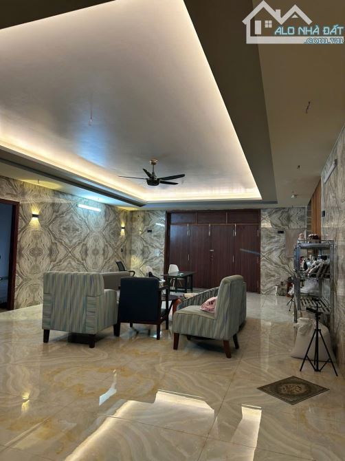 Bán biệt thự mặt tiền đường số 36. DT 468m2 (18x 26m), 5 tầng. Giá 42 tỷ TL - 6