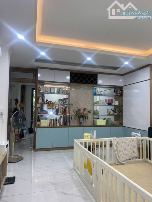 BÁN TOÀ NHÀ MẶT PHỐ LÒ ĐÚC 70m2 - 7T THANG MÁY - MT 5m - 73 TỶ - LÔ GÓC - KINH DOANH ĐỈNH