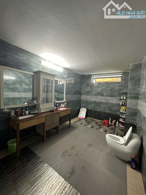 Bán biệt thự mặt tiền đường số 36. DT 468m2 (18x 26m), 5 tầng. Giá 42 tỷ TL - 9