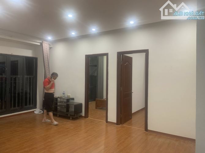 Bán căn hộ chung cư tại 81 Lê Đức Thọ, DT 80m, 2PN, 1PK + Bếp, giá 5.93 tỷ.
