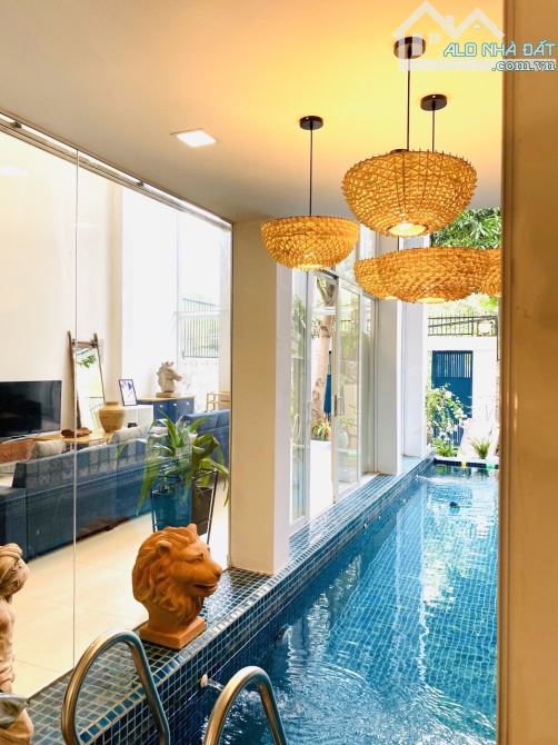 Chỉ 42 Tỷ-Bán Biệt Thự Đẹp Thảo Điền DT:202m2(8mx25m) 1 Trệt 3 Lầu-Hồ Bơi Sân Vườn