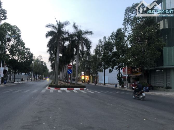 Bán gấp đất thổ cư 285m2, sổ hồng riêng, đường nhựa 32m, ngay bệnh viện Quốc Tế Hạnh Phúc - 2