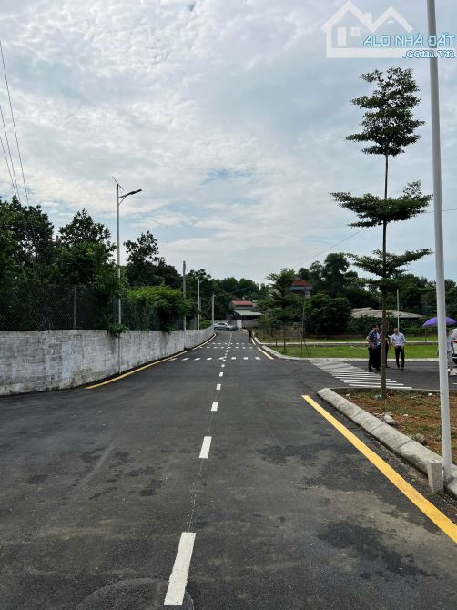 90m2 đối diện trường tiểu học đồng trạng cổ đông giá nhỉnh 2ty sổ đỏ cất két