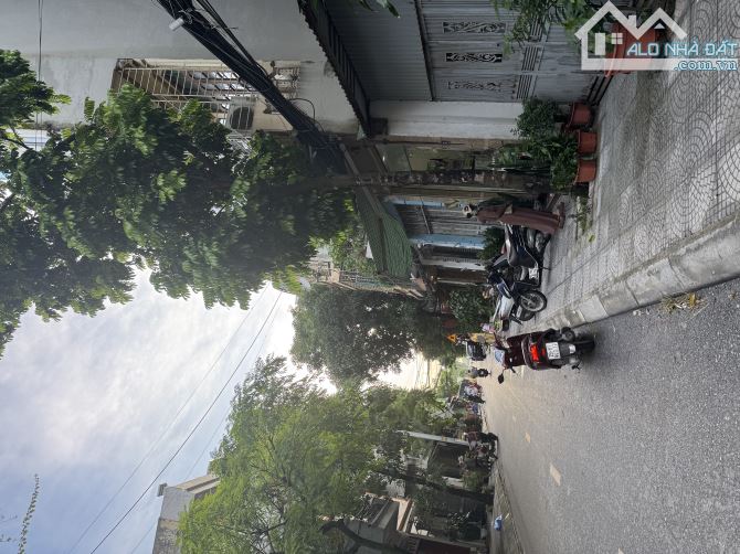 BÁN NHÀ VIỆN KHNN- VĨNH QUỲNH DT73M* 5 TẦNG GIÁ 8.4TỶ. KHU PHÂN LÔ OTO ĐỖ CỬA.