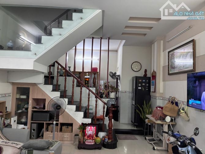 Bán nhà 3 Lầu  hẻm xe tải đường 41 Phú Định sát đại lỗ võ văn kiệt - 4.8m x 8.6m - -3PN