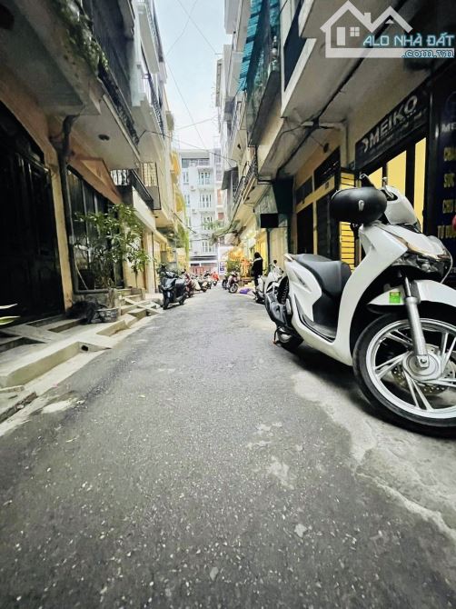 Siêu phẩm Vạn Phúc 74m², 5 tầng, phân lô vip, vỉa hè, ô tô đỗ dành cho giới thượng 24,6 tỷ