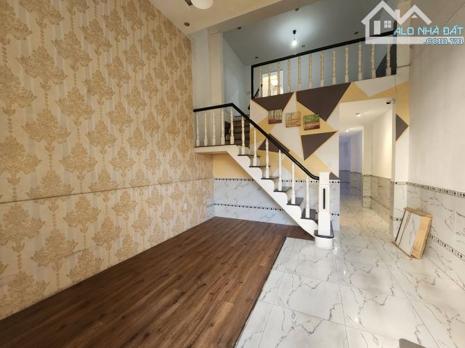CHO THUÊ dài hạn nhà nguyên căn. p13, BT - DTSD 100m2 Giá 15tr/tháng - 1