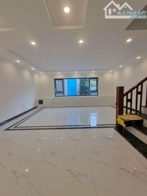 Cực hot, bán nhà Vip Thanh Xuân, siêu rộng, oto, sáng thoáng, 56m2x3t, chỉ 10 tỉ