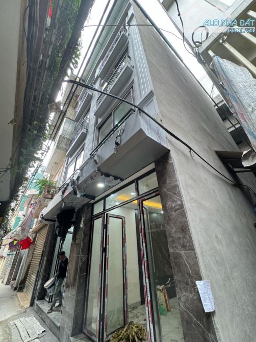 Bán nhà 5 tầng thang máy mới coong Láng ngay sát Nguyễn Chí Thanh.Dt38m, giá 9.7 tỷ