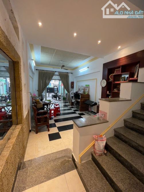 Bán nhà Phú Nhuận, gần Phan Đăng Lưu, 4 Tầng, 82m2, hẻm XH ngủ nhà, Ở/KD, 17.x Tỷ