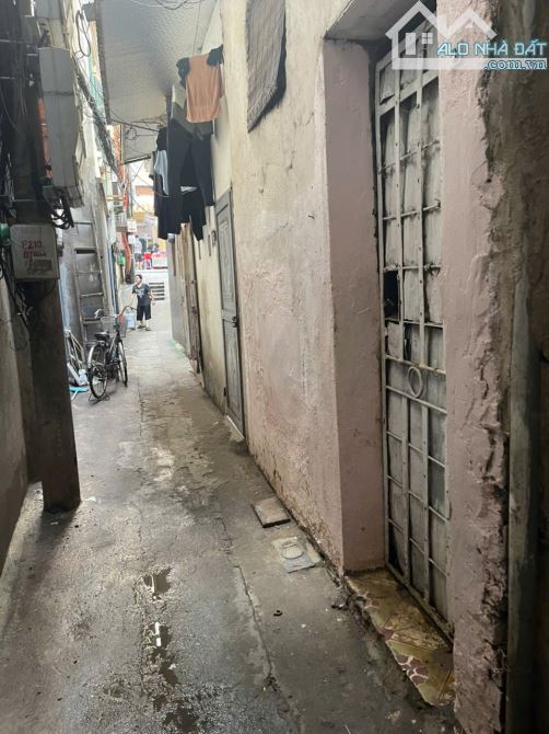Siêu hiếm Giá đầu tư Bán nhà Đê La Thành ngõ siêu nông 18m giá chỉ 3.3 tỷ