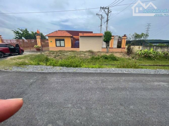 Bán nhà mặt tiền nhưa 7000m2 giá 35 tỷ Thông ra Quốc Lộ 22