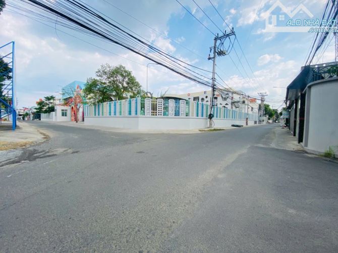 Bán đất biệt thự 2 mặt tiền sổ riêng thổ cư p. Tân Phong