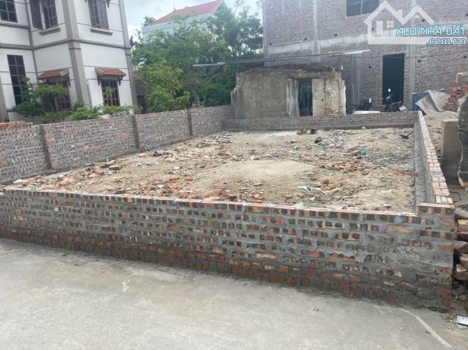 Thôn Đoài- Phú Minh -Sóc Sơn. Chưa tới 4 tỉ là bạn đã sở hữu 82.5m ,đường ô tô