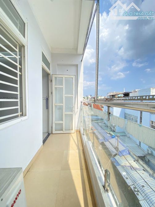 Studio ban công tách bếp Q1 - gần công viên Lê Văn Tám, chợ Tân Định, vòng xoay Điện Biên
