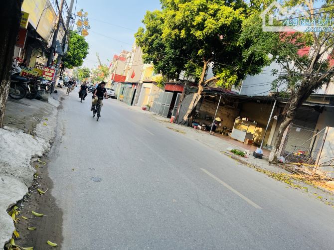 MẢNH ĐẤT VÀNG 3 BƯỚC CHÂN RA MẶT PHỐ KINH DOANH ĐƯỜNG THÔNG Ô TÔ NGỦ TRONG ĐẤT 138M ZÁ RẺ