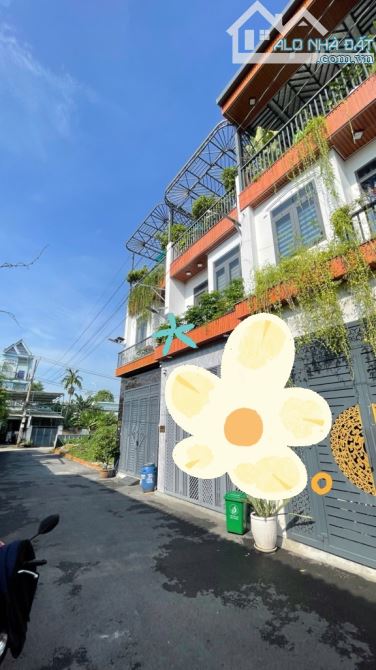 Nhà 3TẦNG đường THẠNH LỘC 48 phường THẠNH LỘC Q12 DT 58m2(4x15) hẻm 6m 💲 5,6 tỷ