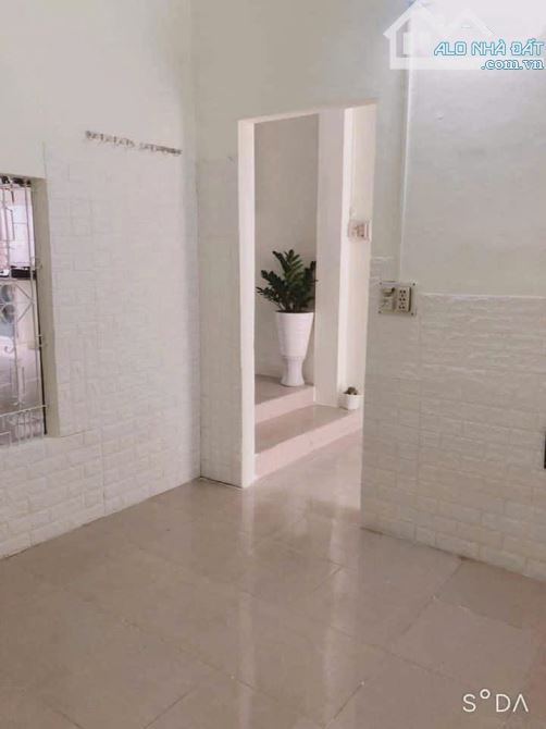 Cho thuê nhà nguyên căn - kiệt rộng ô tô Bùi Thị Xuân