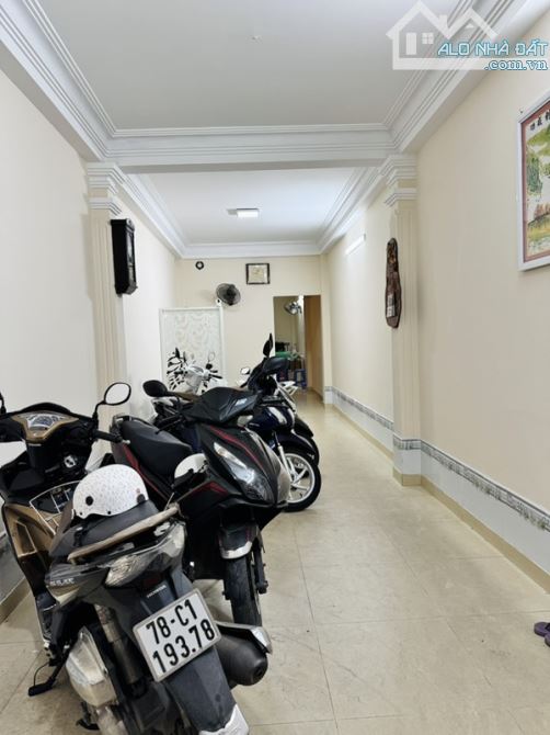 🏡HẺM XE HƠI CƯ XÁ PHAN ĐĂNG LƯU - 5 TẦNG BTCT - 7PN 7WC - NHĨNH 9  TỶ.   Mô tả:  - 53.6m2