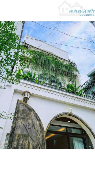 Bán đất tặng nhà 3 tầng,ngang 5m sát bên CV Làng Hoa,GV:nhỉnh 6 tỷ
