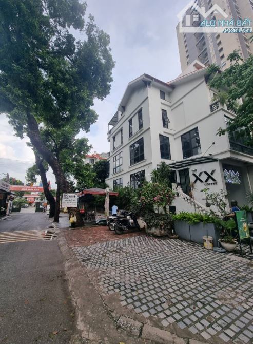 Bán nhà Hồ Tùng Mậu, Phân lô, ô tô tránh. Dt 44m, mt 3,5m Giá chào 6,6 tỷ