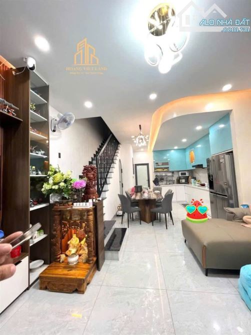 Bán nhà 1 trệt 2 mê hẻm Trần Nhật Duật, nhà mới, hẻm 2 ô tô né nhau