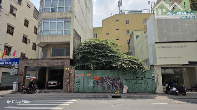 Cần bán nhà MT Hồ Văn Huê,P9 Q.Phú Nhuận. DT: 9.5x21m, NH:21m. Gía bán 68 tỷ TL