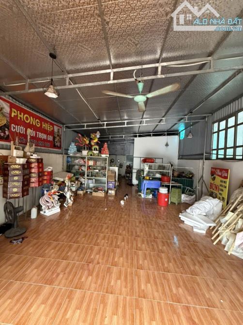 CHỬ XÁ, CẦU NGỌC HỒI / Cửa Hàng C4 156m, 6.1m tiền,11.2 tỷ/ Ô tô tránh, View Công viên Hồ