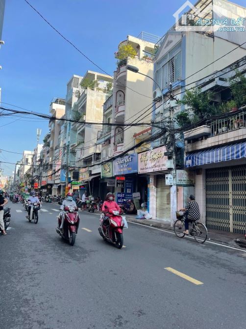 HÀNG HIẾM ! NHÀ MẶT TIỀN HỒ BÁ KIỆN, Q.10 | DT: 3,3 X 14m | 3 Tầng BTCT |