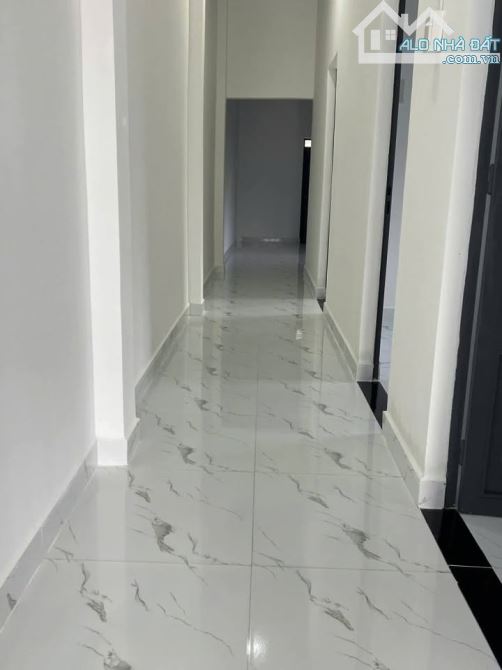 Ngộp bank bán gấp căn nhà ở 1 sẹc của đường Suối Lội- Tân Thông Hội- Củ Chi. DT 150m2, Giá